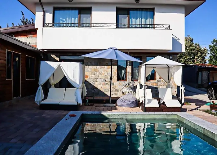 别墅 конакъ войнов *