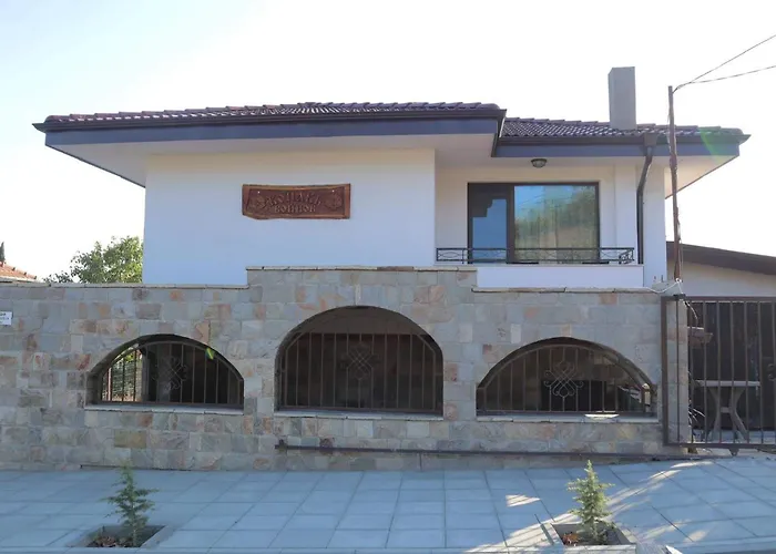 别墅 конакъ войнов *