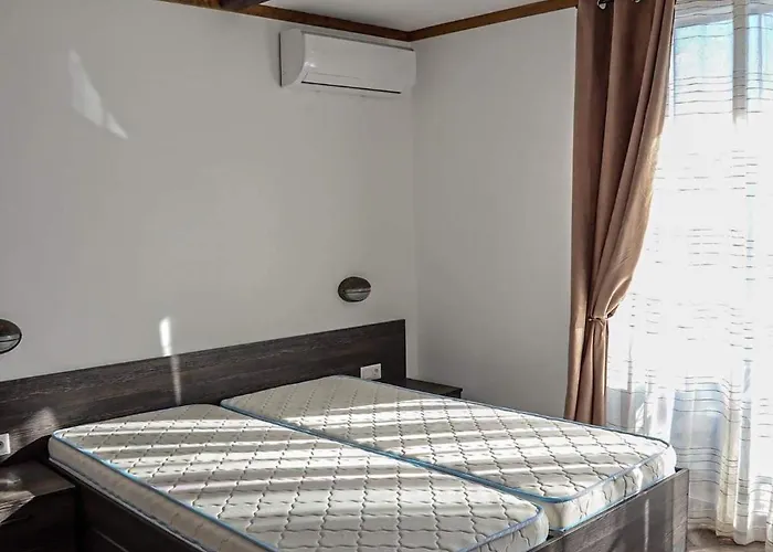 конакъ войнов * Yasna Polyana